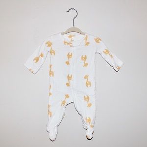 Den + Anais Giraffe Footie sz 0-3 mos